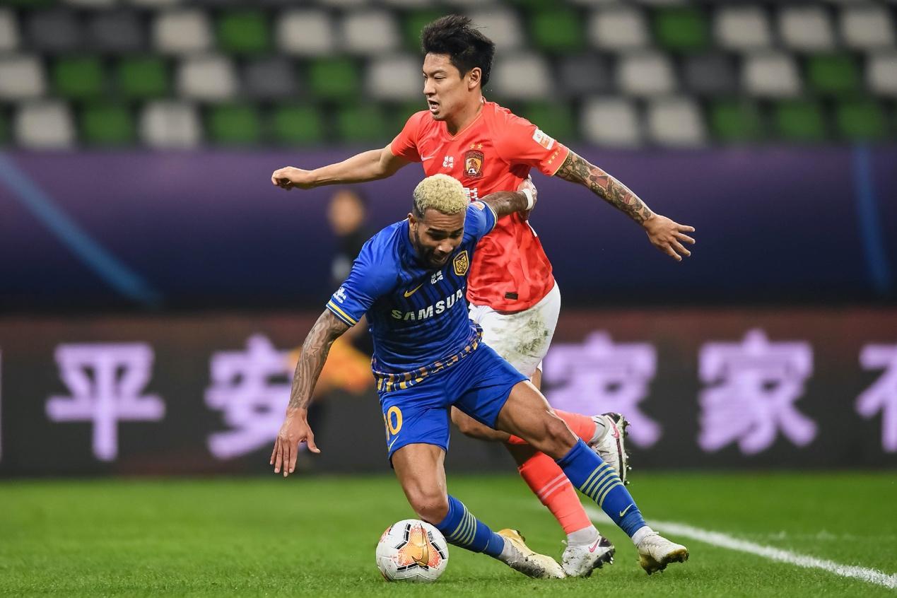 中国平安为中超冠军球队颁奖 2020中超联赛圆满落幕