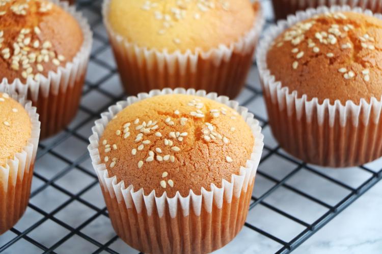 3个鸡蛋半碗面粉在家做脆皮蜂蜜小蛋糕又香又脆简单零失败