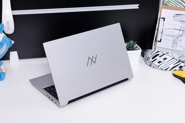 Live Happy Die Young Canyouseeanegg什么意思 Girlinthemirror音译