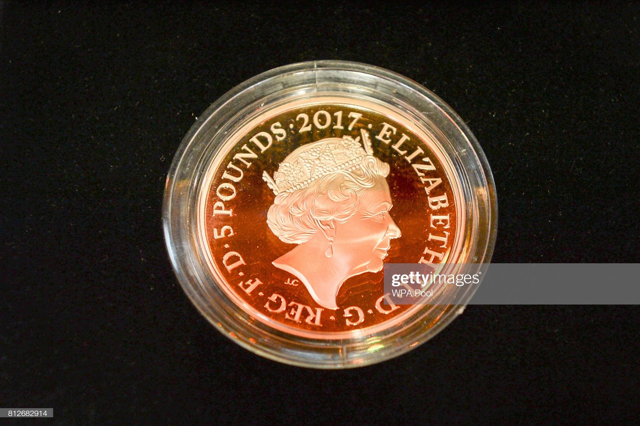 英国女王的头像到底出现在多少个国家的钞票上？！ - 知乎