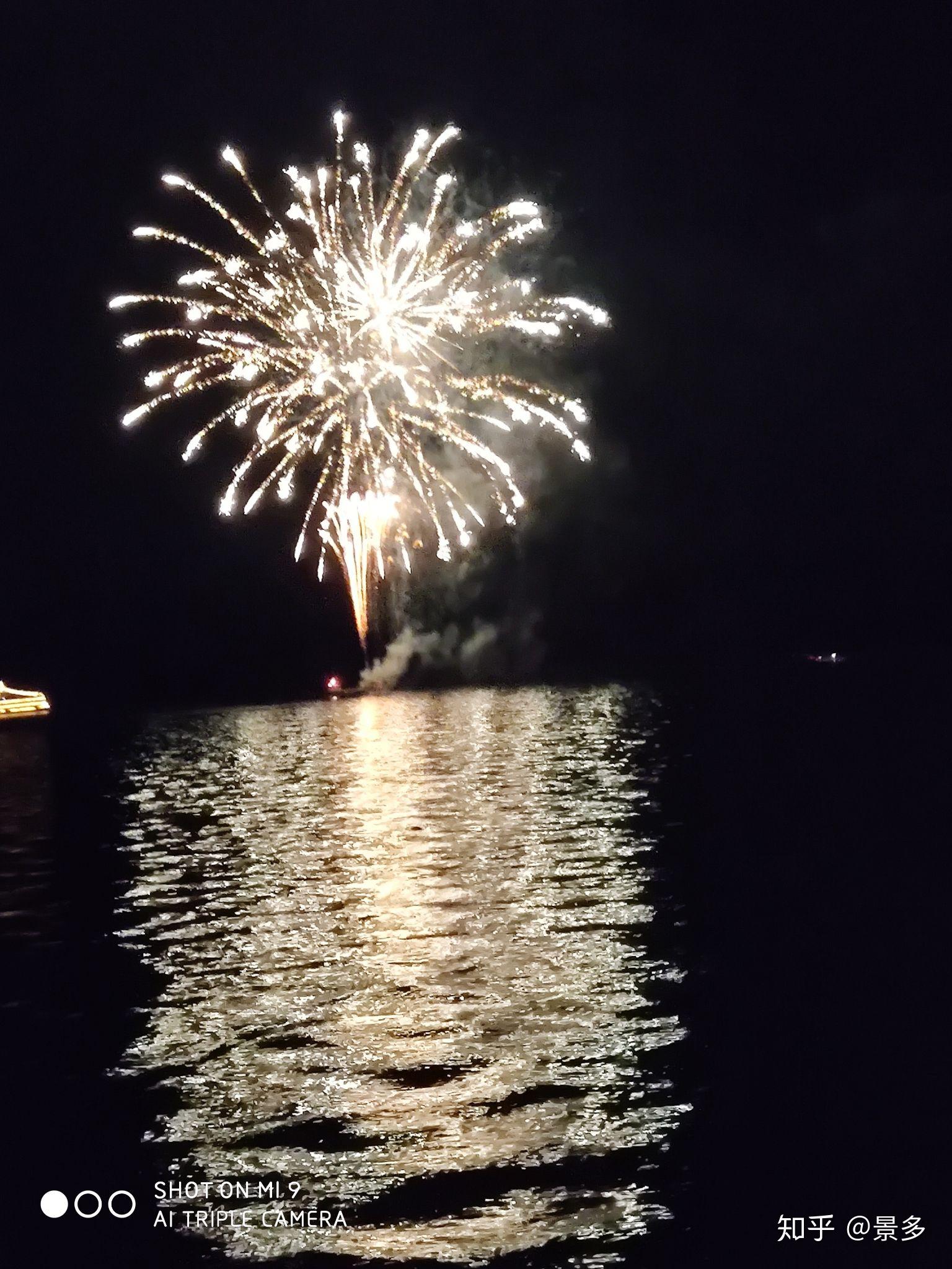 小米九的夜景太辣雞洞爺湖的煙花祭是日本持續時間最長的煙花祭,但不