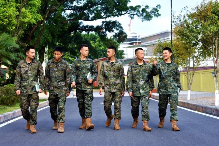 义务兵，选择考士官与考军官，不同之处有哪些？ - 知乎