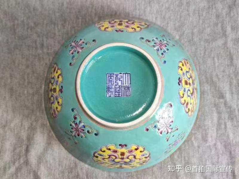 清乾隆松石绿地开光粉彩西番莲纹碗- 知乎