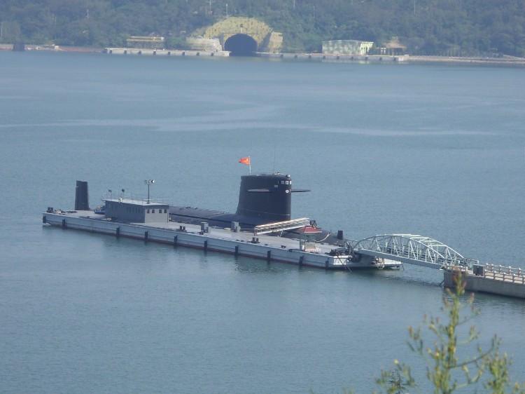 青岛潜艇基地图片