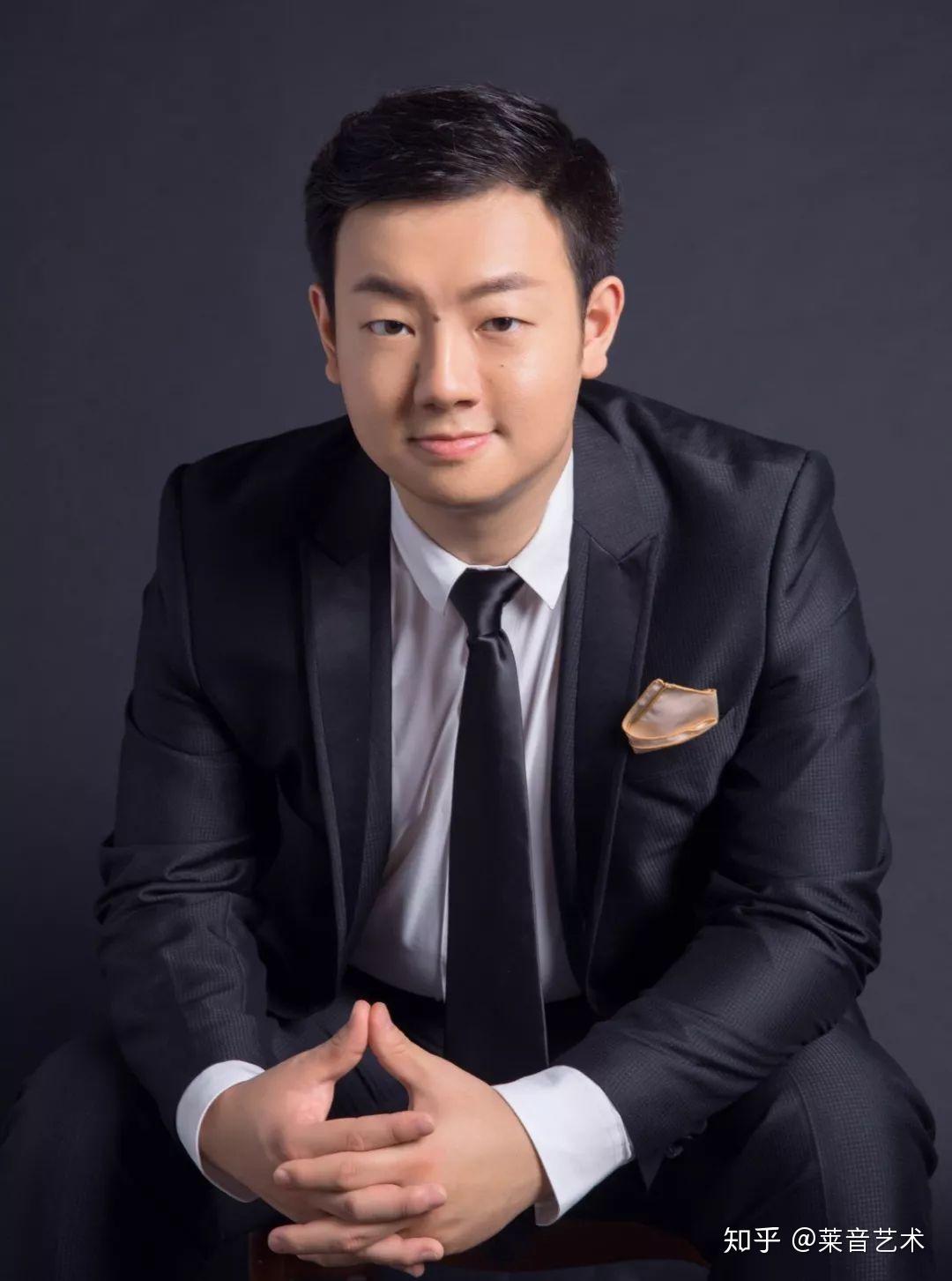 今日人物丨旅美青年男低音李石