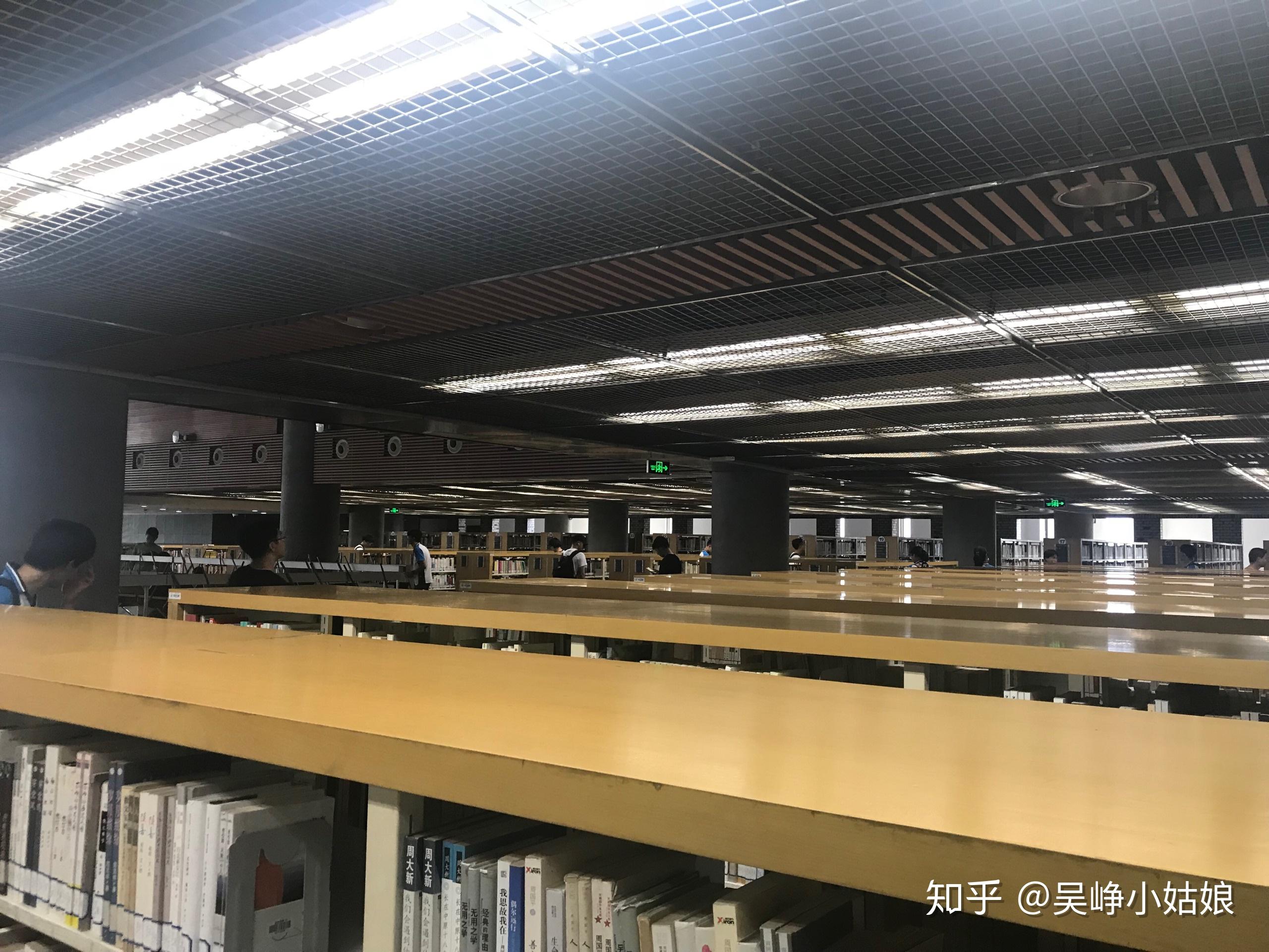 同濟大學嘉定校區的圖書館為什麼這麼熱