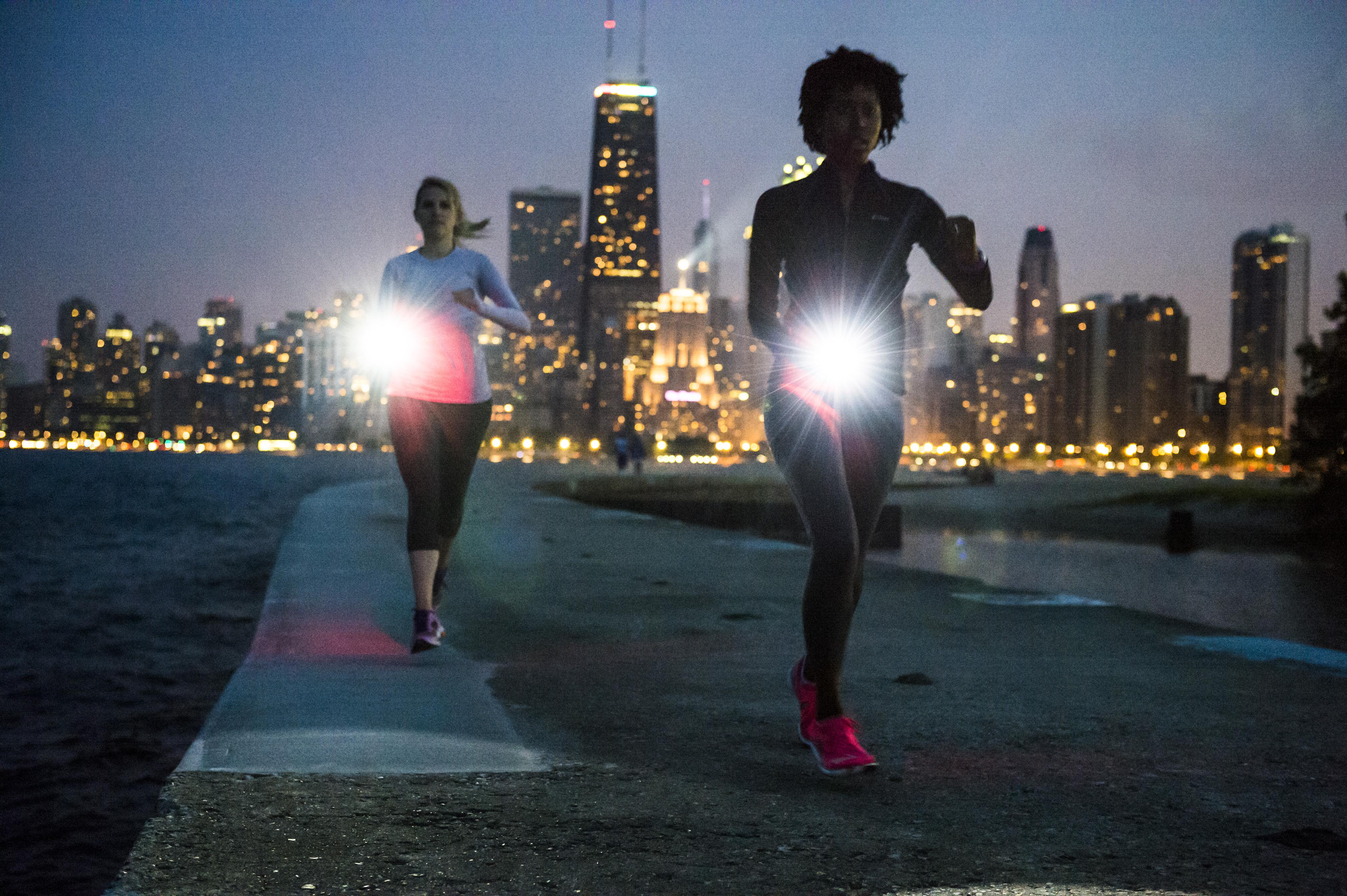 夜跑相当于在慢性自杀？恰恰相反，夜跑能给你这5个好处|夜跑|晨跑|自杀_新浪新闻