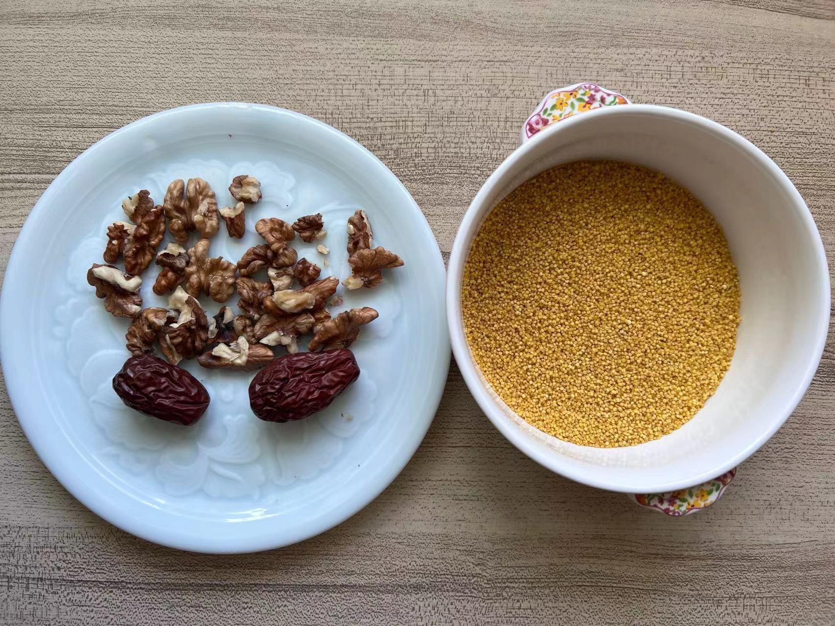 七,红枣核桃小米粥烹饪