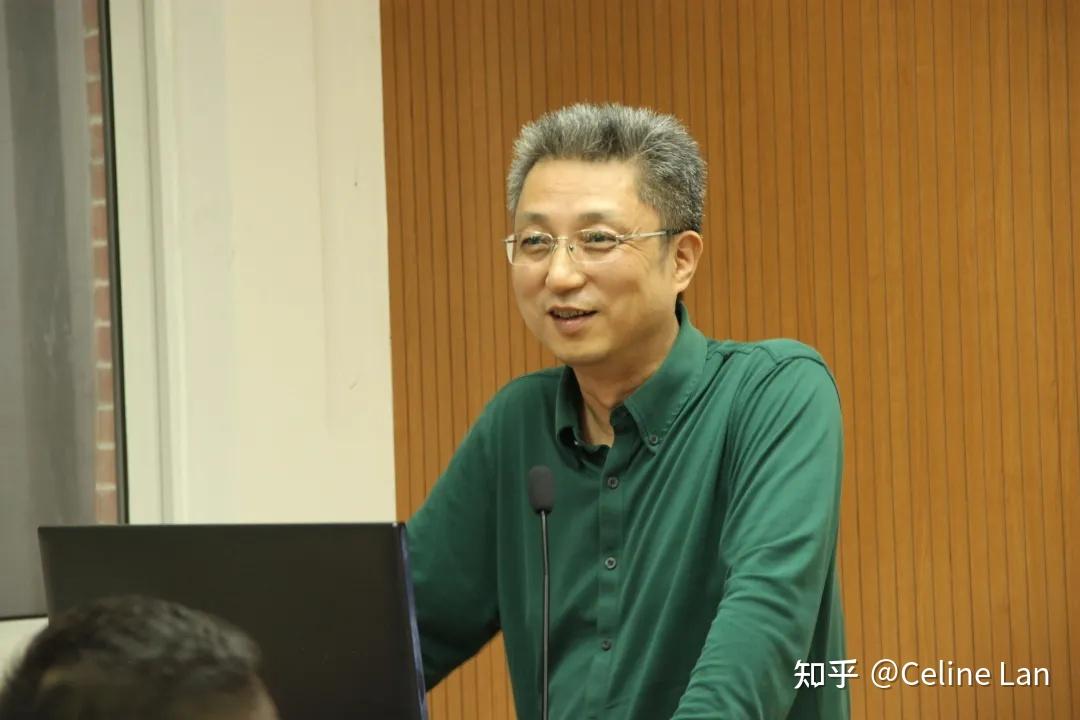 在开班仪式上,上海交通大学教授,上海交大-南加州大学文化创意产业