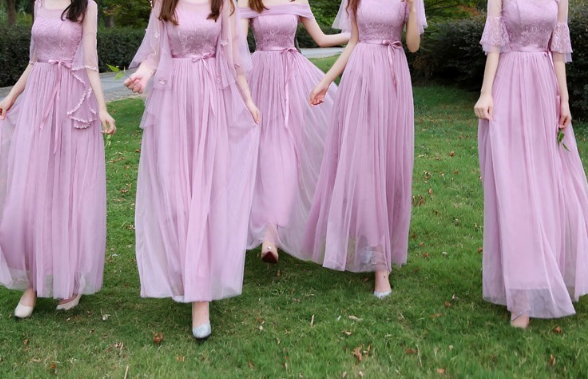婚礼上那些适合伴娘的衣服搭配