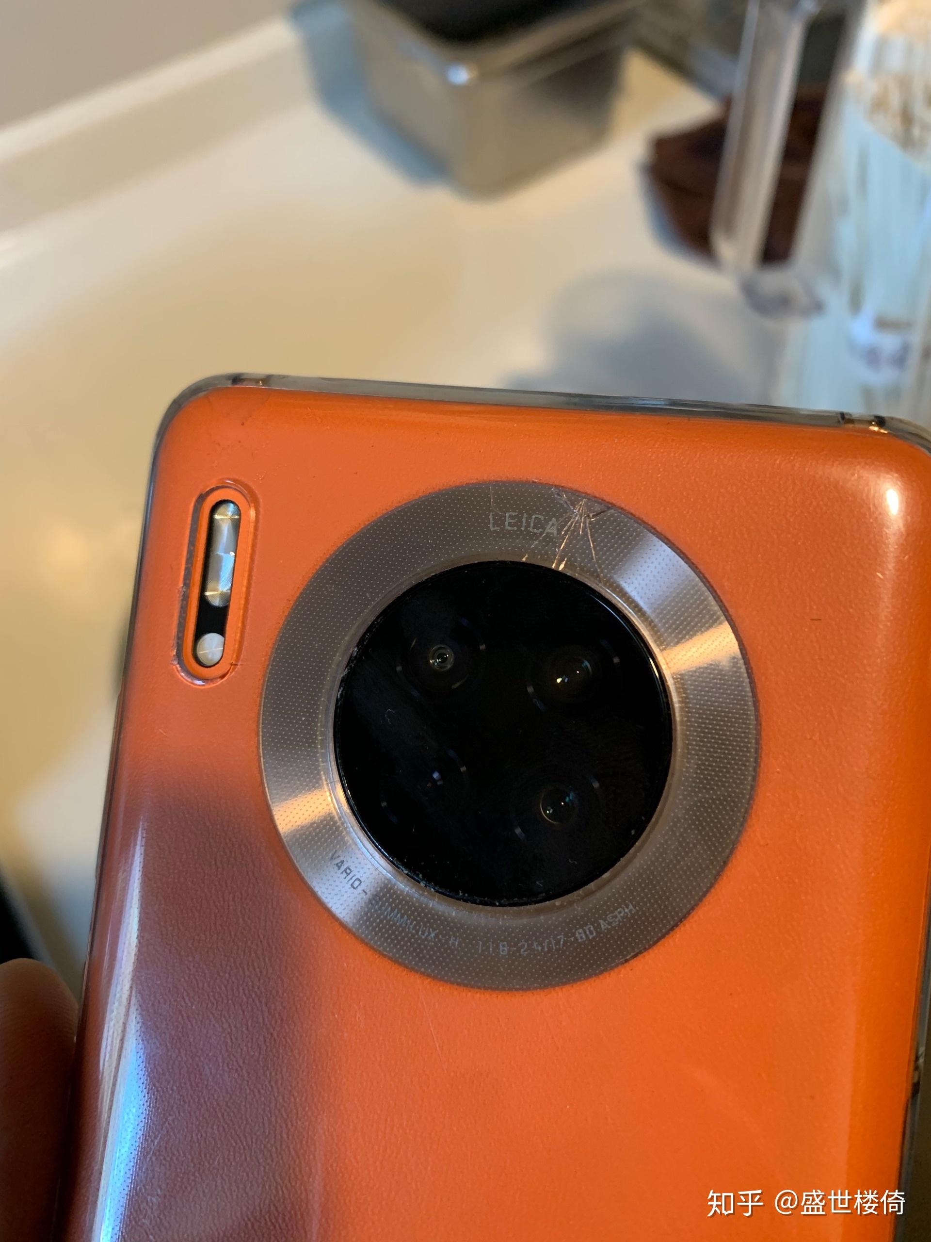 多部华为mate30丹霞橙后摄像头圆圈碎裂,偶然事件还是机器的批次或