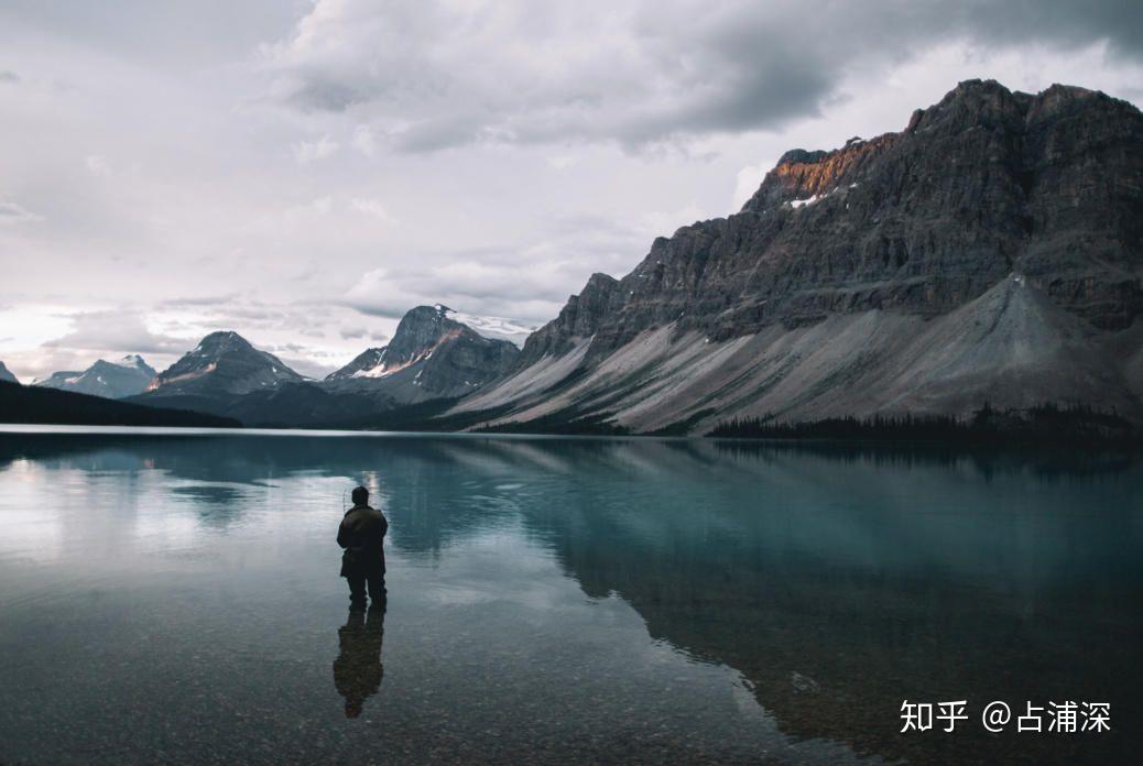 有哪些意境很孤独的壁纸类似一舟一人江上游或独钓寒江雪的那种谢谢