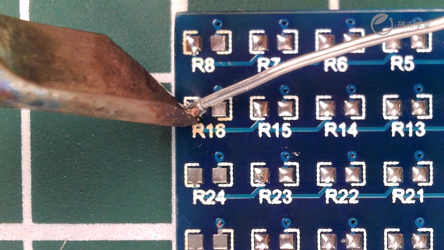 一分鐘教你貼片阻容類器件焊接