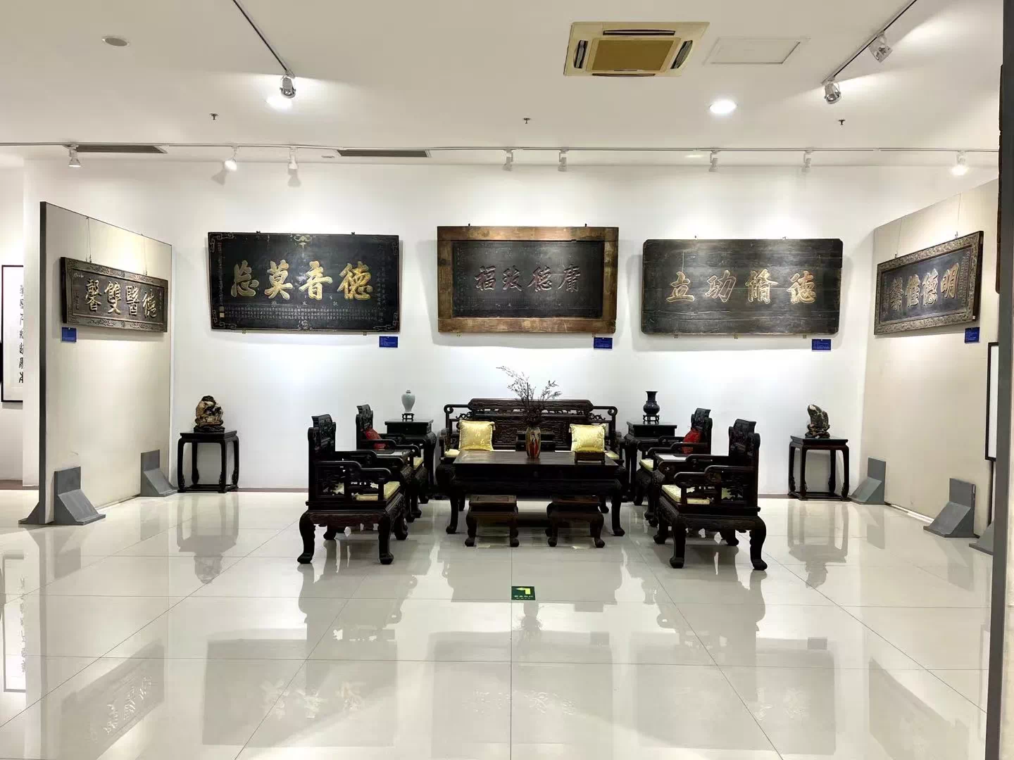 匾额赞|崇德堂匾额博物馆