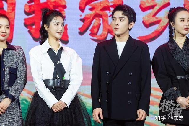 薇娅李佳琦两大顶流主播同场直播带货你看了吗