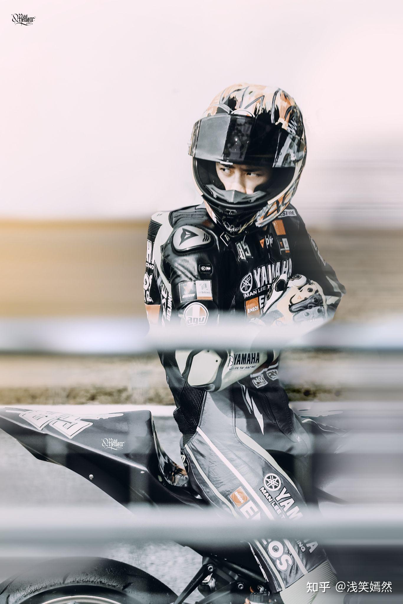 有没有王一博骑摩托车图片