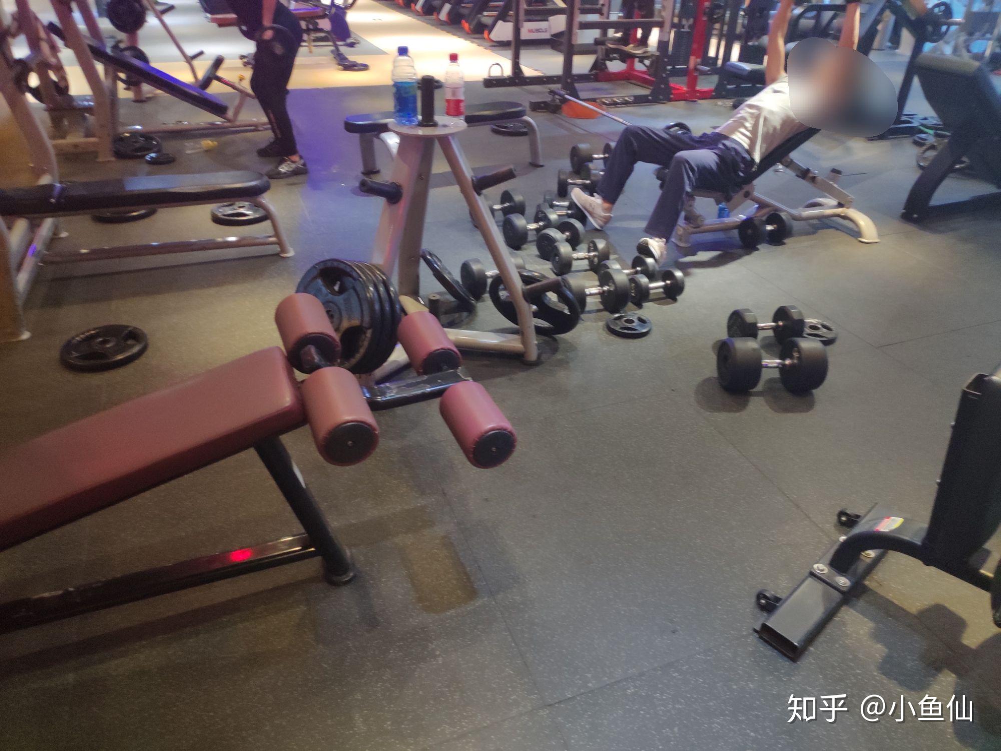 健身房乱吗