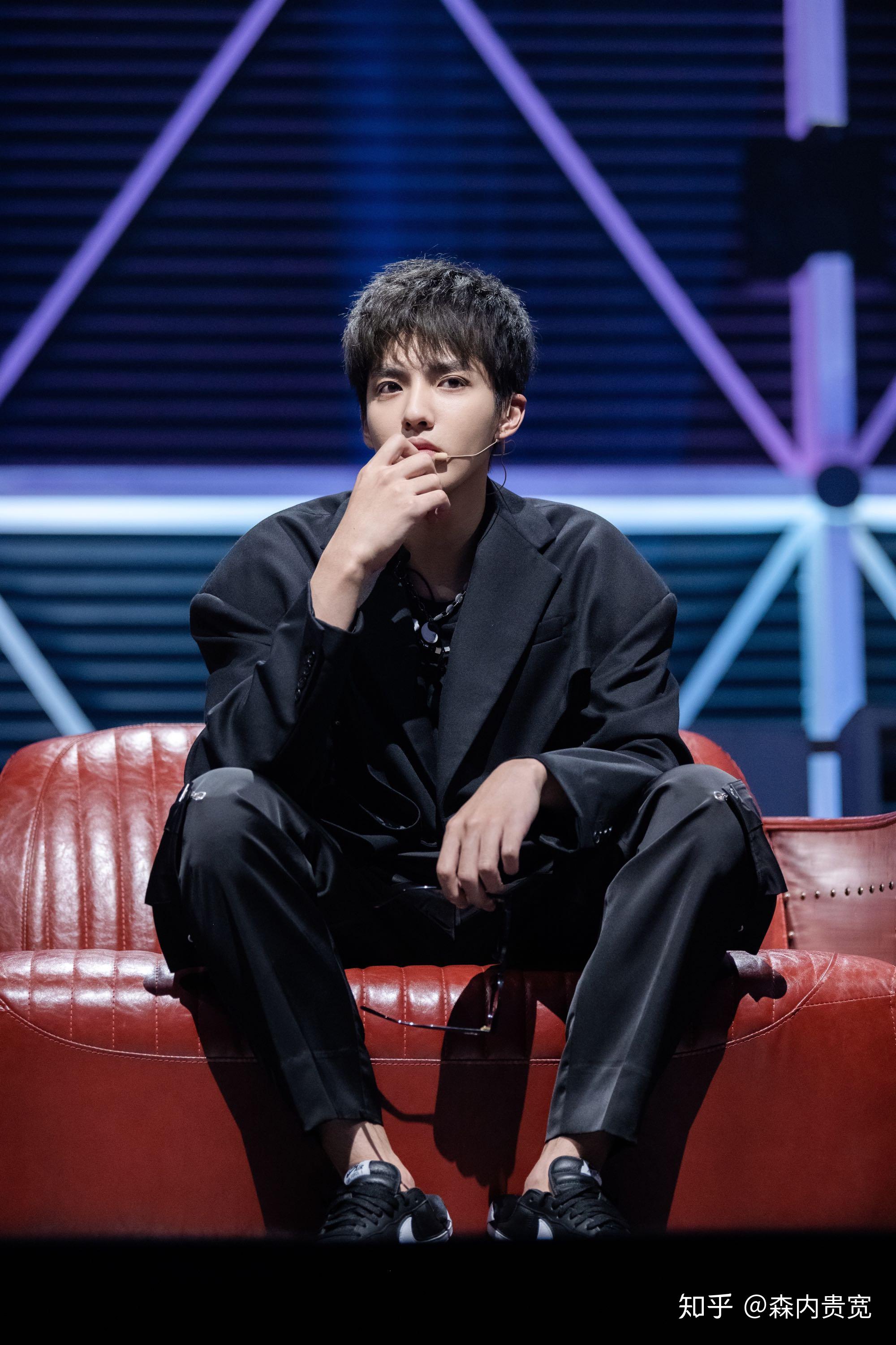 如果只能选择吴亦凡的一张照片出圈,你会选择哪一张? - 知乎