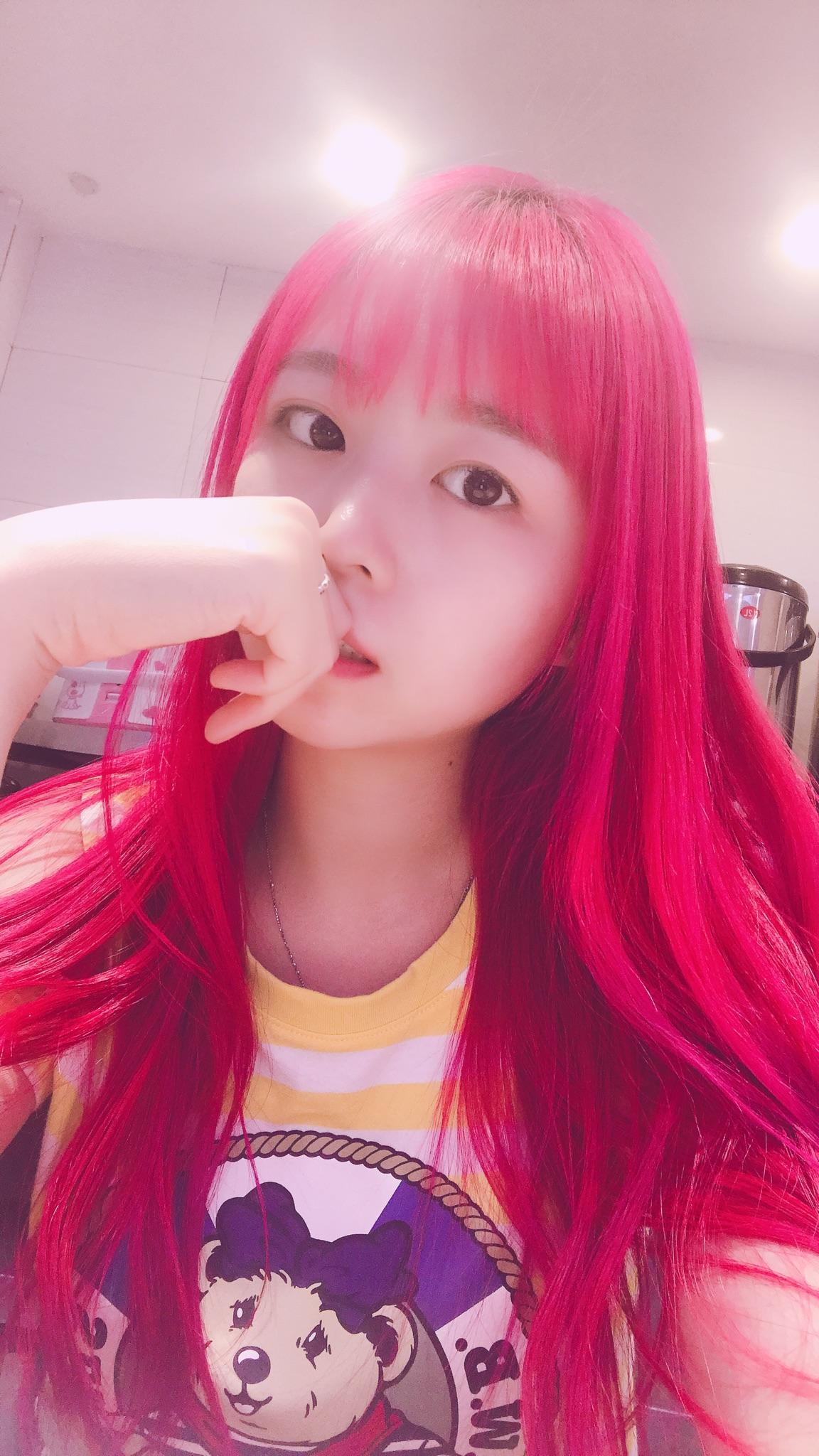 想看看各位暖黄皮染粉色头发的效果图t_t? - 知乎