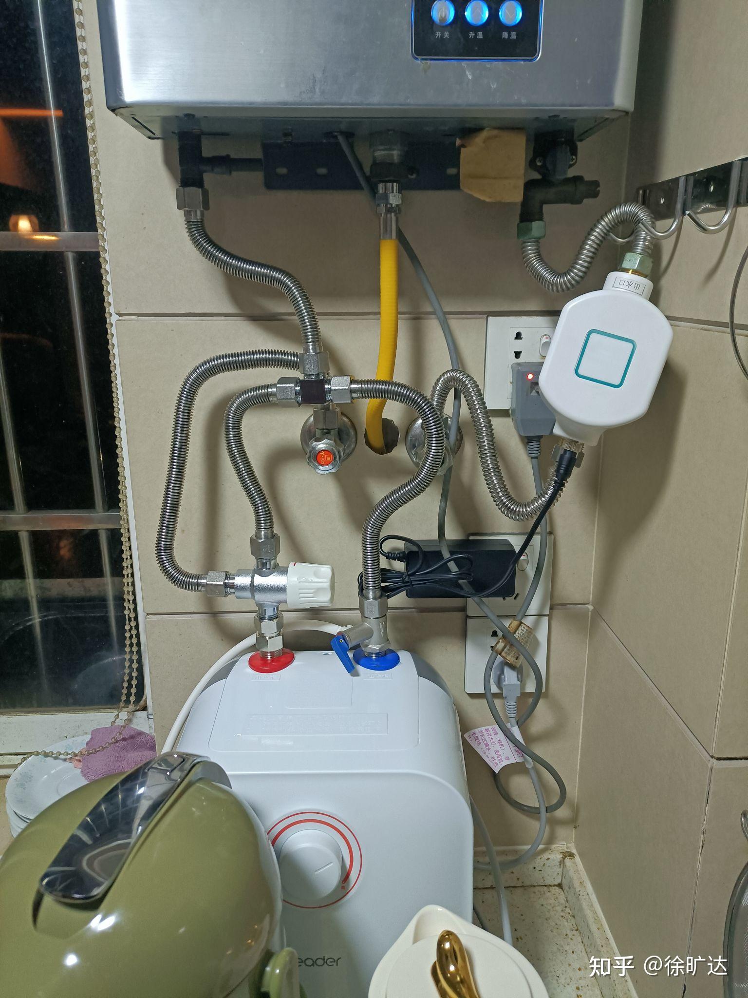 厕所水龙头可以同时接小厨宝和燃气热水器吗,少量热水用小厨宝,大量的