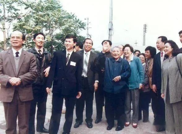 老照片之1992:邓小平南巡 带你重温“春天的故事” - 知乎