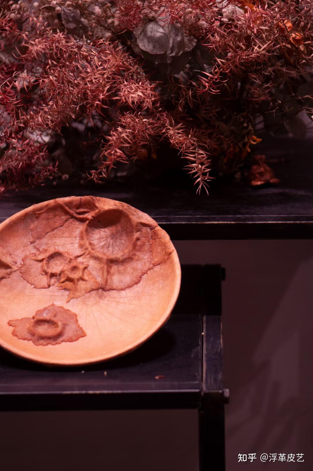 情侣皮艺作品两人一起亲手制作星球器皿盘