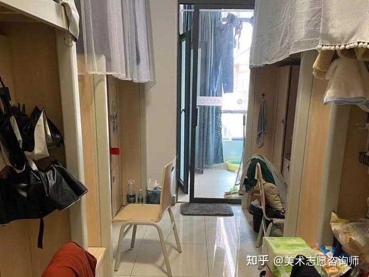 成都吉利学院值得去读吗