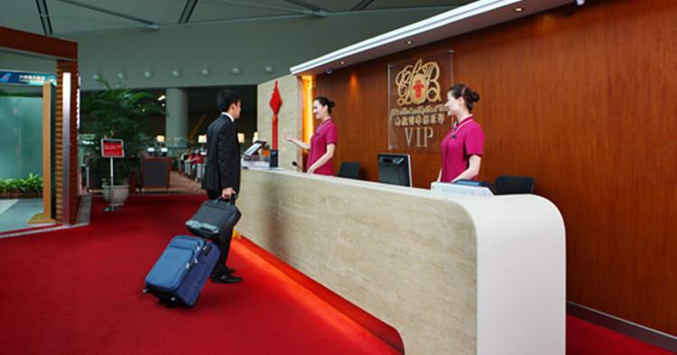 选择易八出行机场贵宾室服务让你的机场出行简单舒适私密