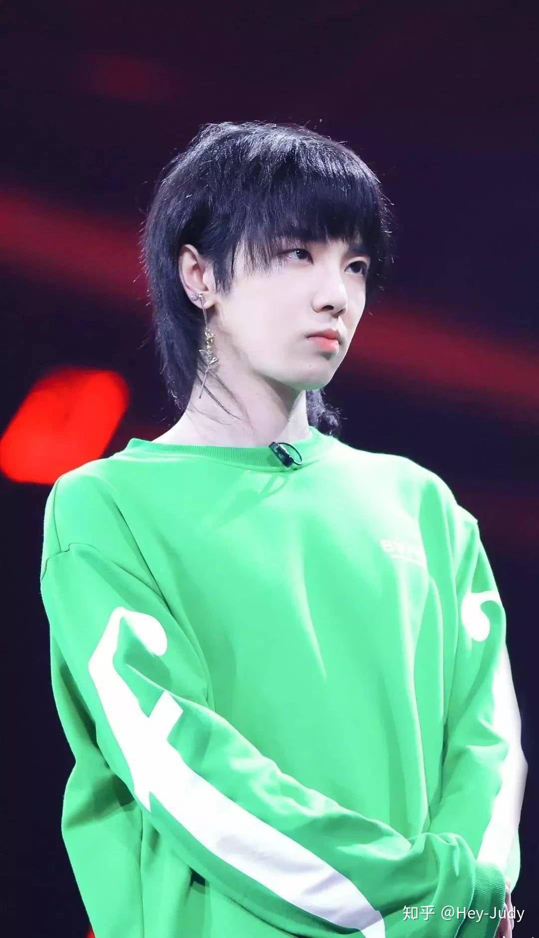 你们有什么华晨宇的神仙图片?分享一下呗? - 知乎