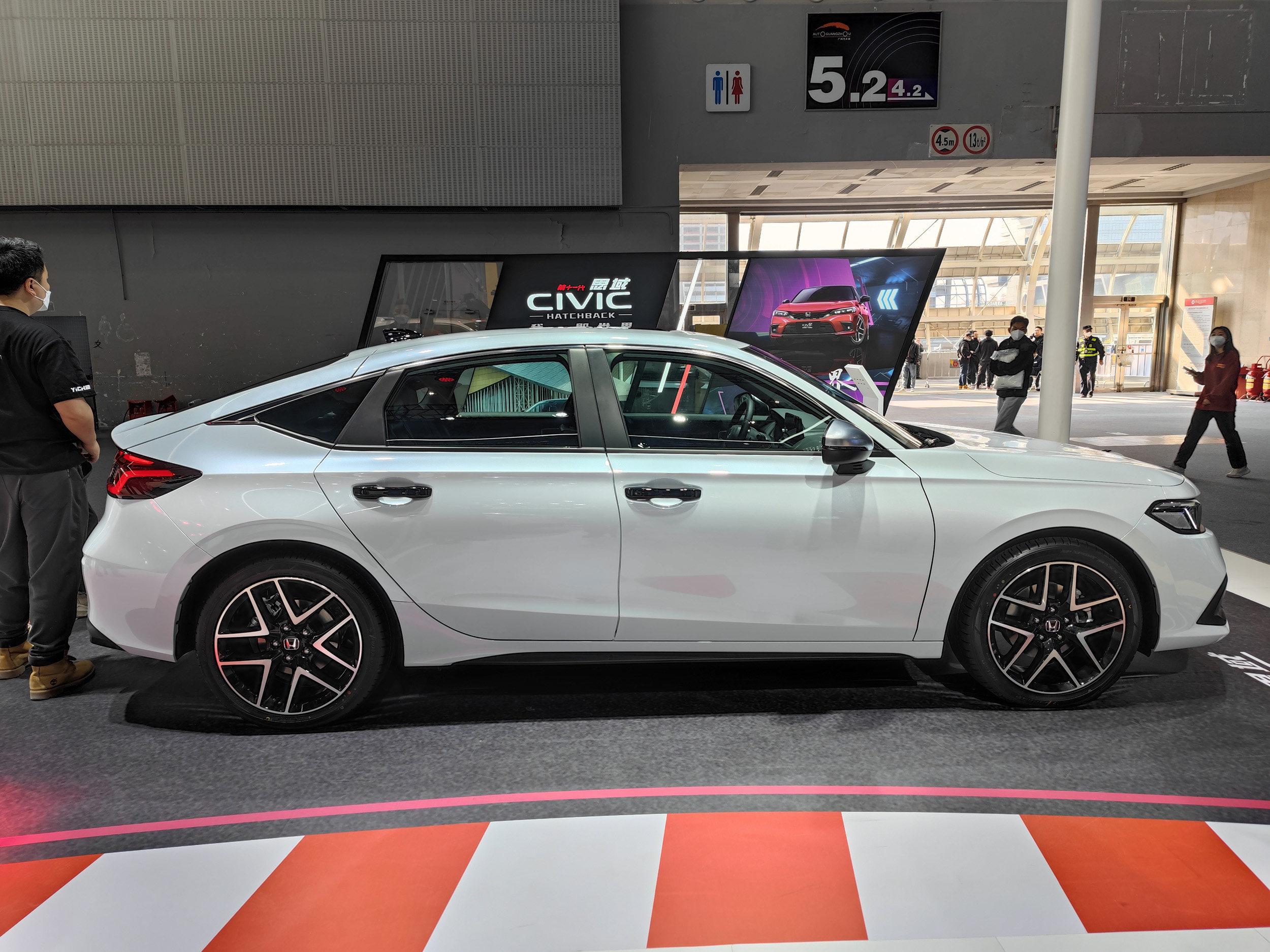 更帅的外观手动挡全新思域两厢版亮相广州车展