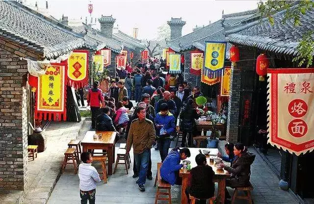 山寨"袁家村"的小镇们简单克隆,一哄而上失败路径二:分析:特色小镇不