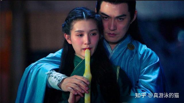 在回忆里,黄药师对梅超风表现得特别纵容,特别宠爱.