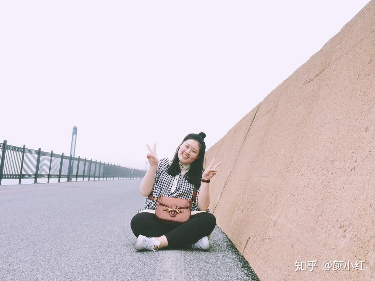 怎么描述一个女孩的美丽 v2-be346864e21a610bd8660461816e5c9c_r.jpg