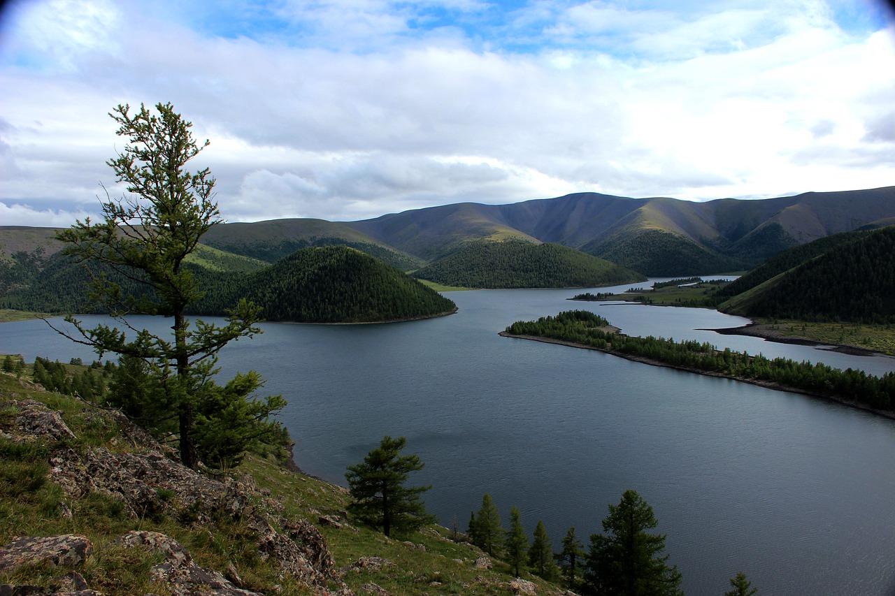 校园湖泊故事多