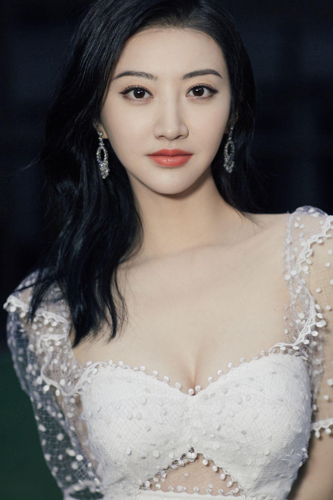 怎样评价景甜的长相?