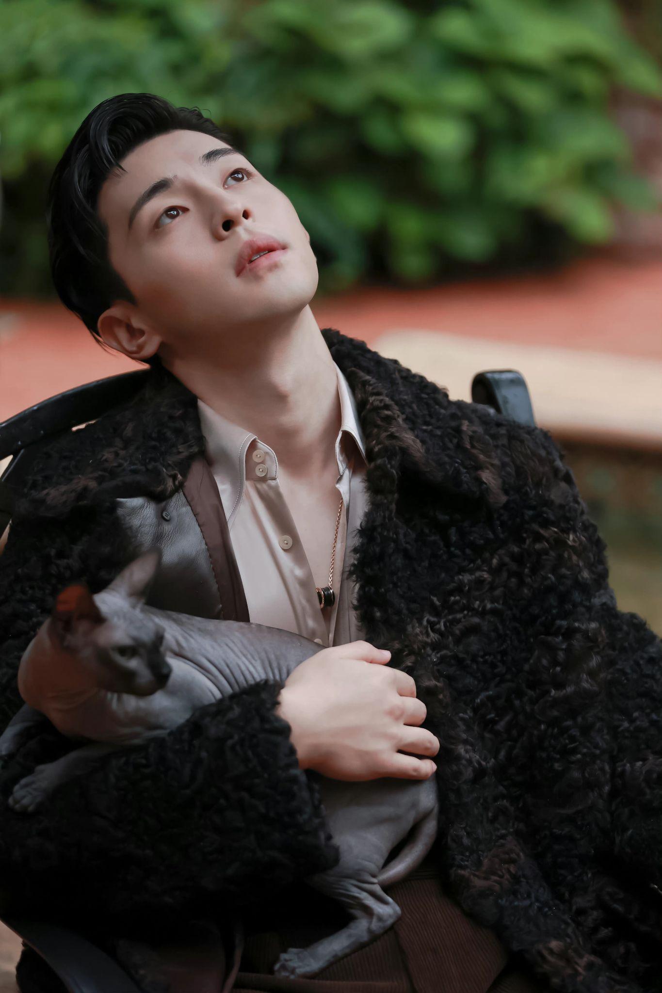 如何评价邓伦登《时尚先生》2021年银十刊封面及相关采访等?