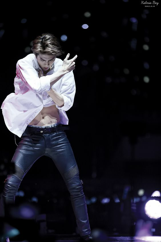 韩国男团中有哪些身材好的明星?