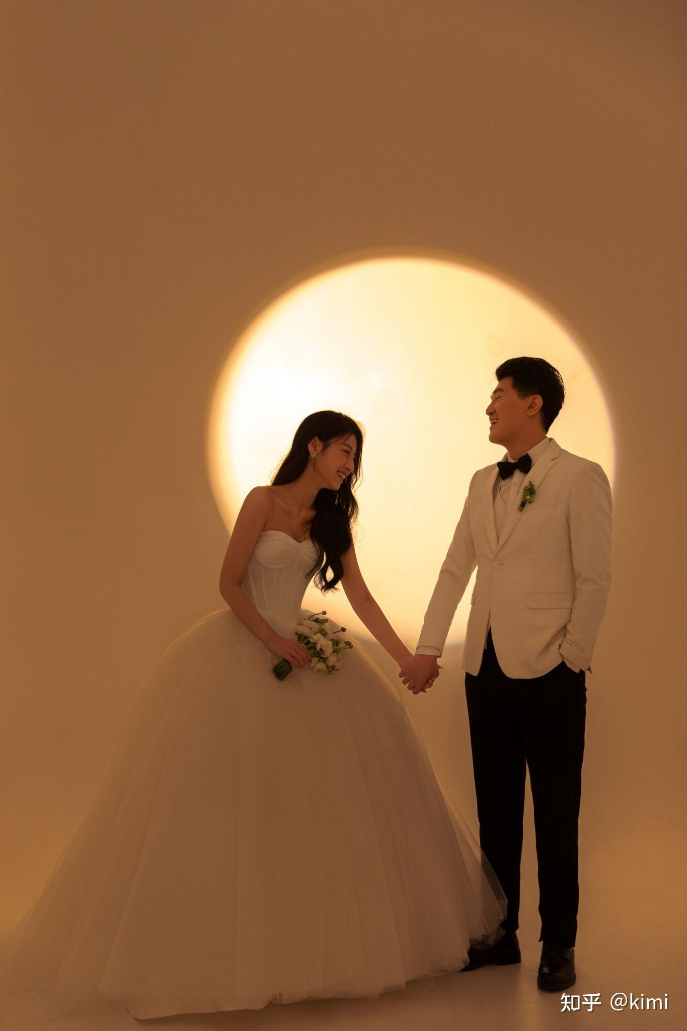 看一百次都看不腻的室内光影婚纱照