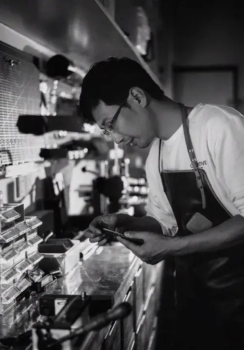 刘家铭专访从国企员工到手工皮具独立创始人