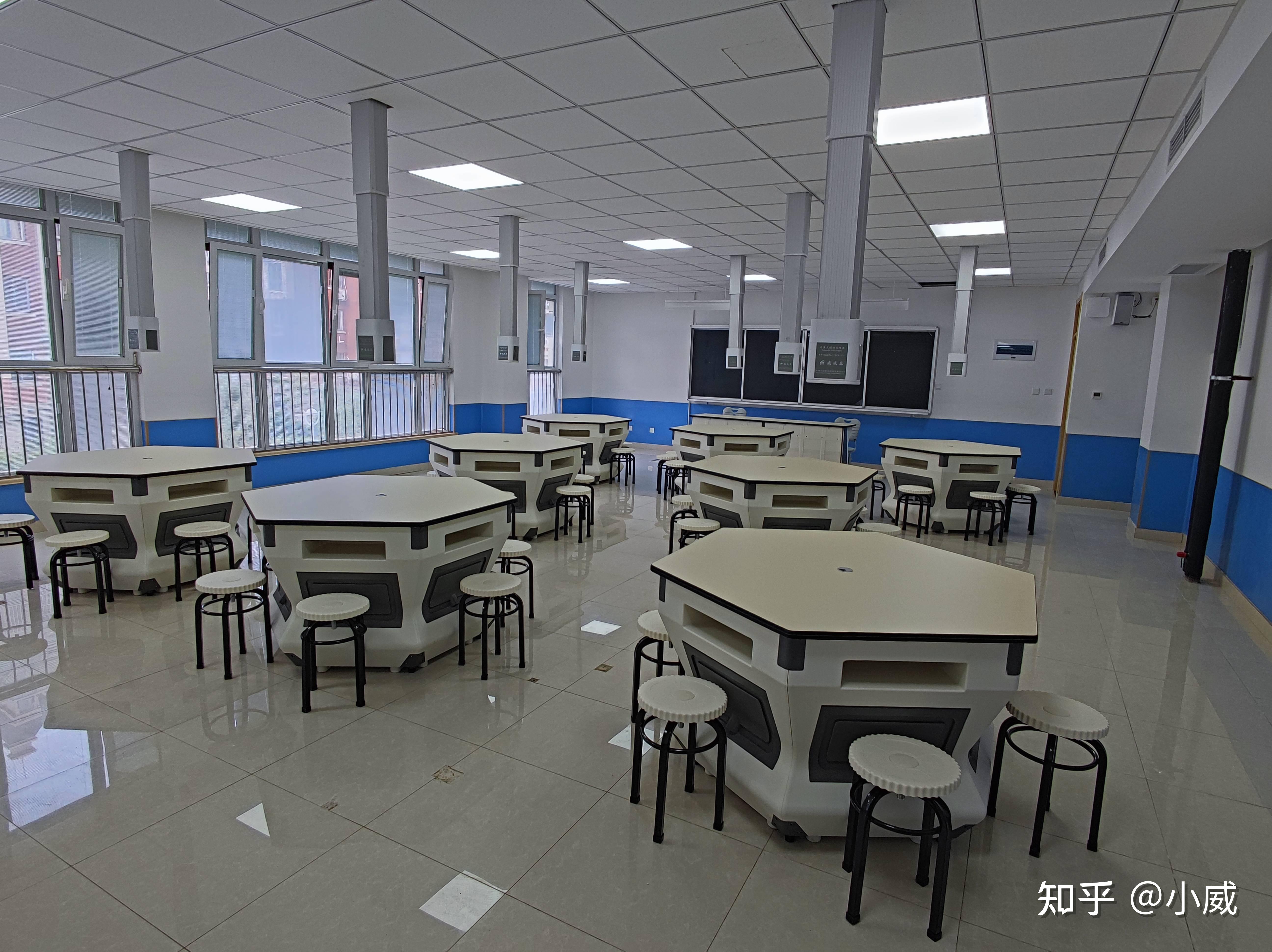 加强中小学科学实验室建设的重要性