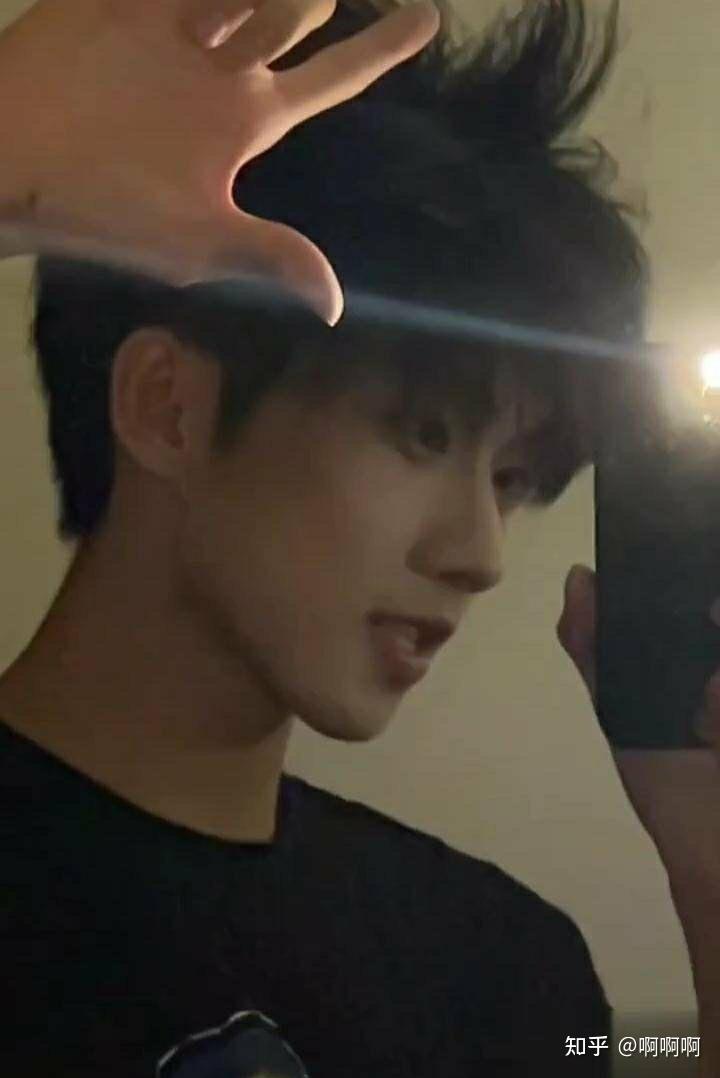 有人见过抖音帅哥长颈先生露脸吗