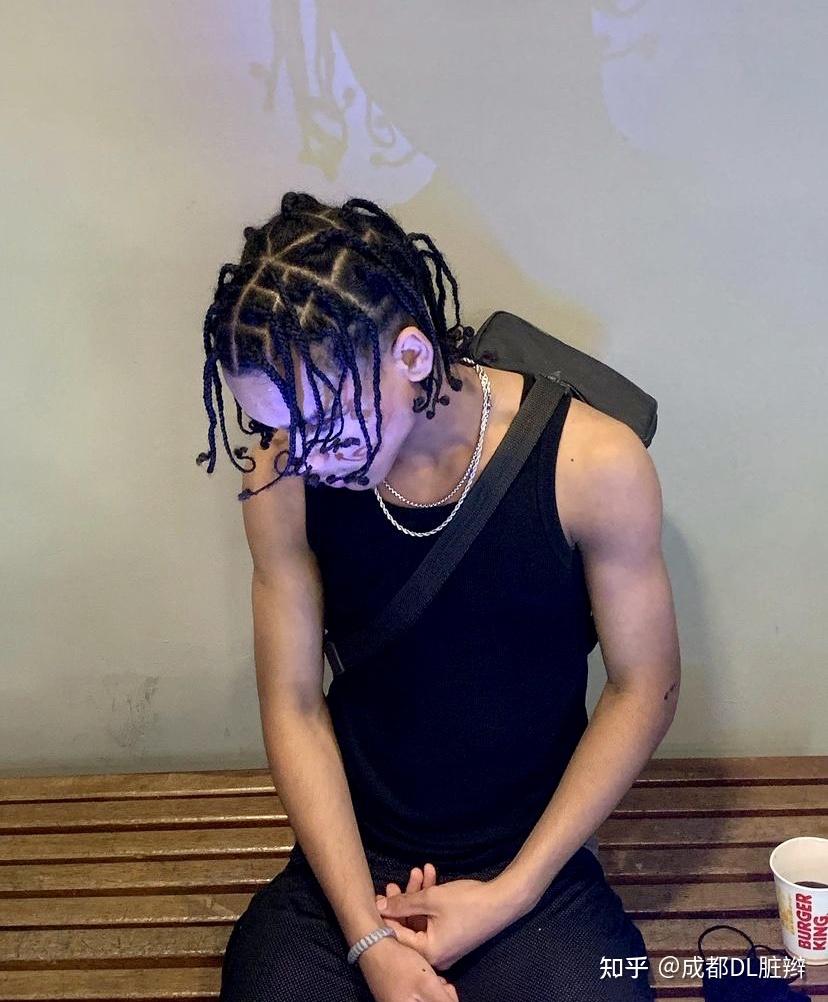 想留个地垄沟大概需要多长头发适合什么脸型能保持多久