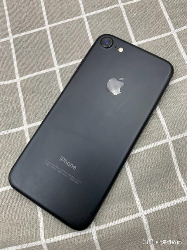 苹果14多少钱二手回收 v2-bf4178267da2afa37fd22d33b471fccc_r.jpg