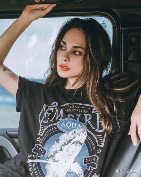 这四位ins上a爆了的纹身girl我先粉为敬