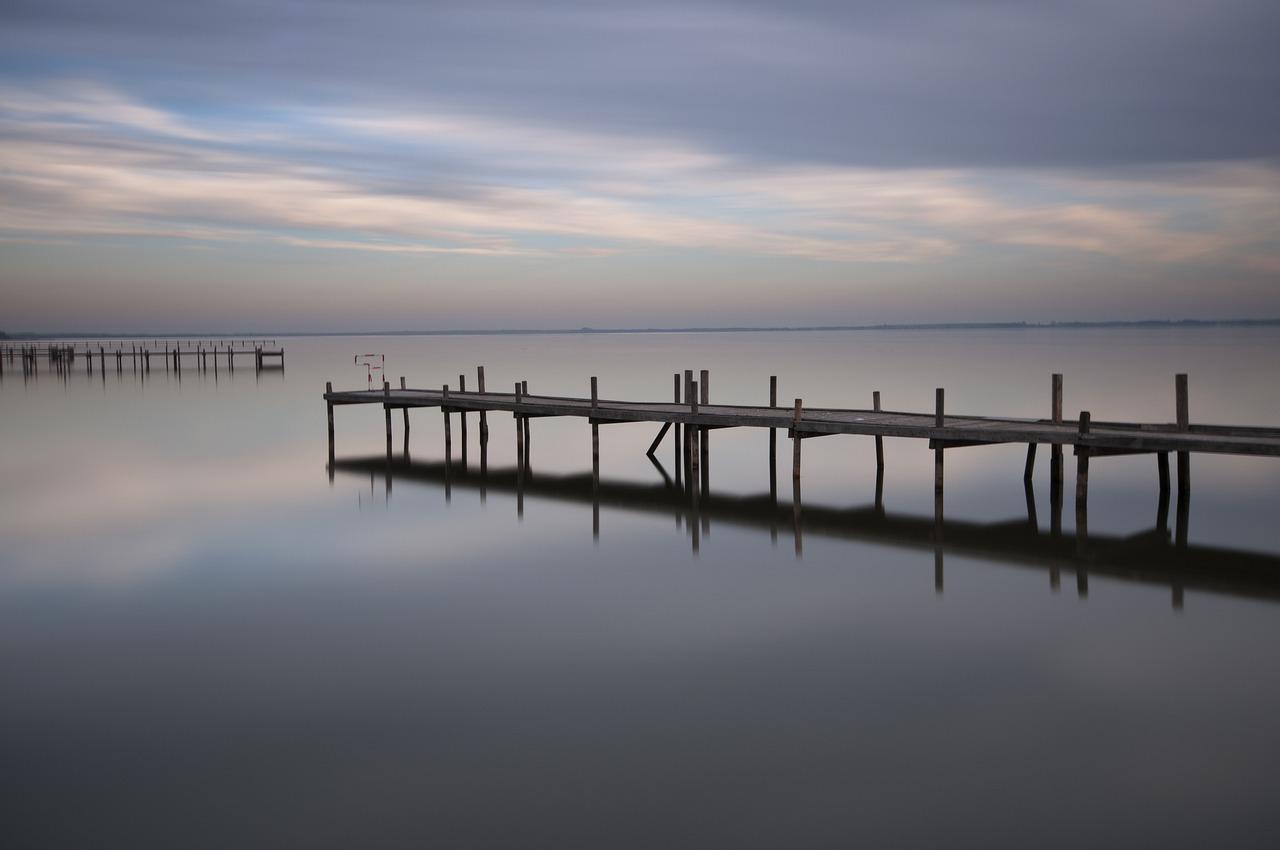 3. 清风湖畔别墅