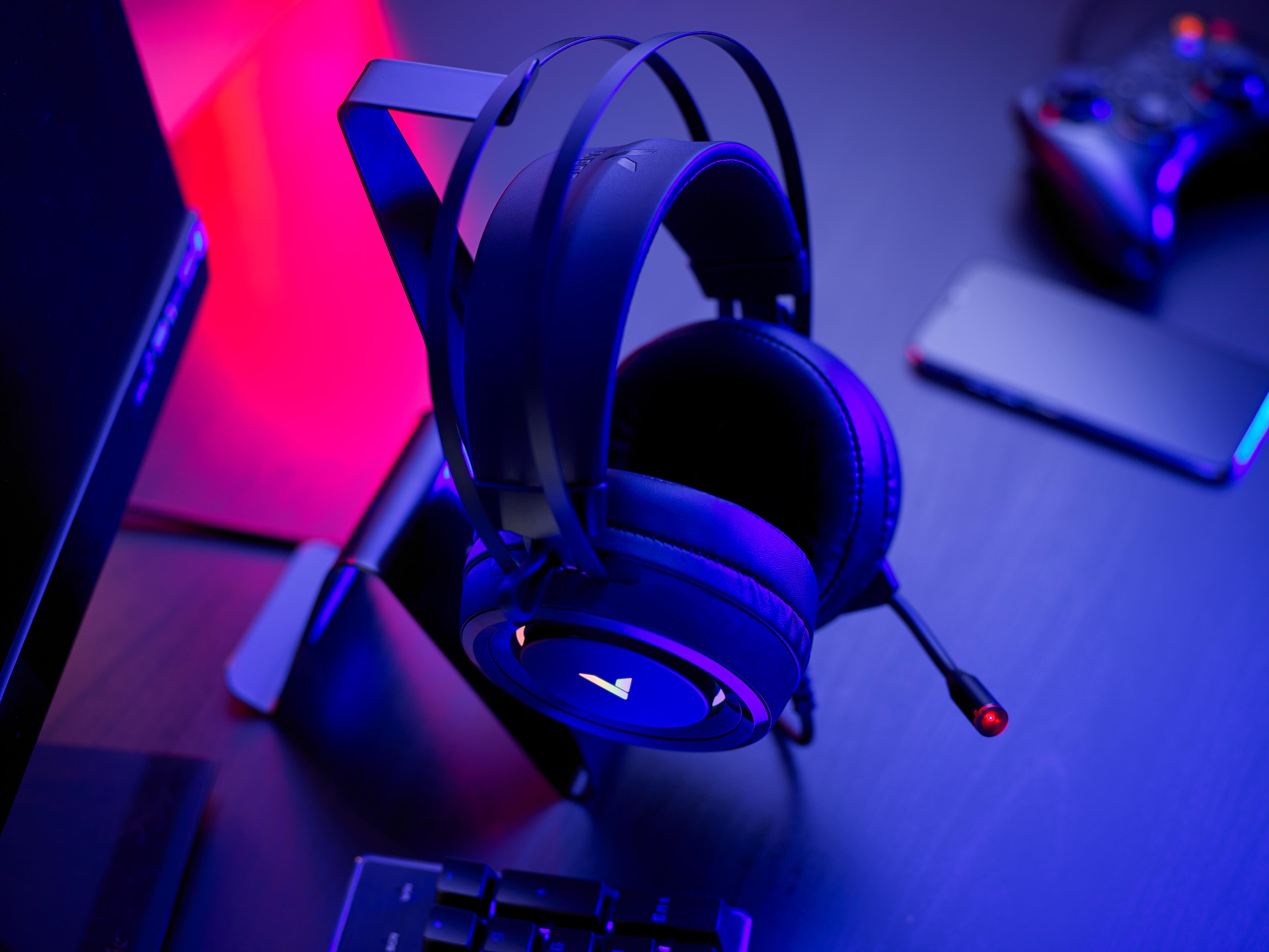 csgo学生党亲民价位耳机推荐性价比高一点偏向头戴式入耳也可以接受