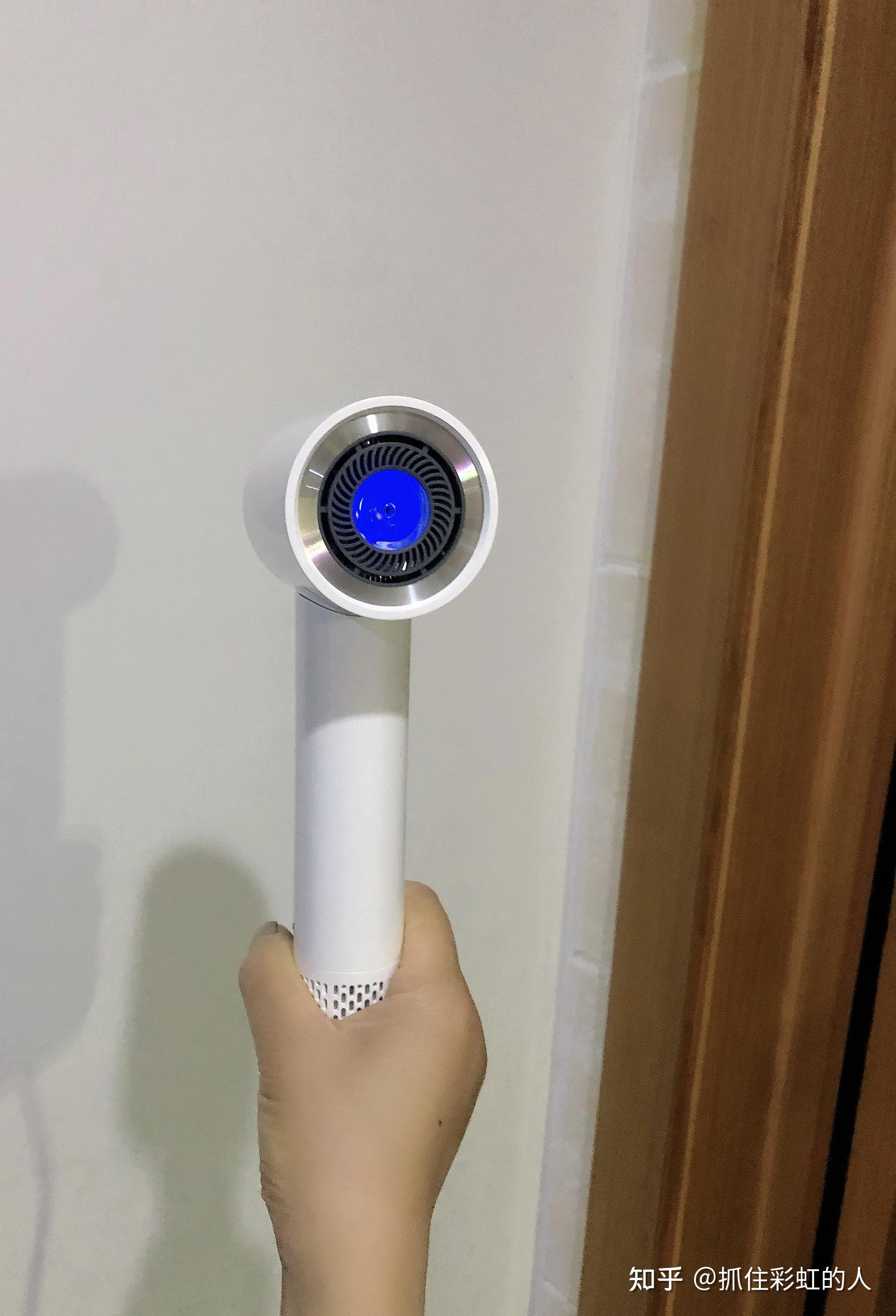 最便宜的高速吹风机京东京造jz5实测5分多钟速干潮湿长发10万转高速吹