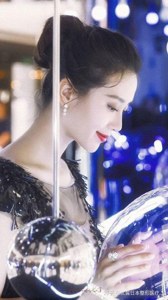 怎么拥有直角肩天鹅颈 v2-bfc3418360e8fec5efae003005987a5c_r.jpg