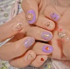 这里可能是最全的新年美甲集合了-新年美甲图片2021简单大方红色衣服