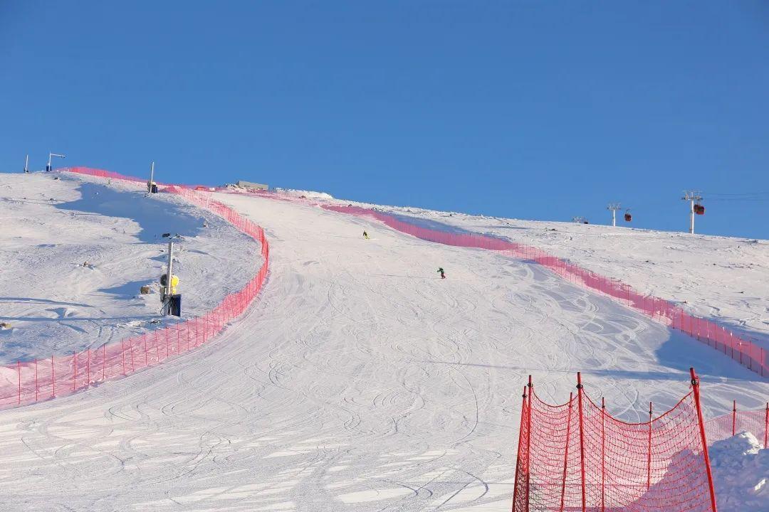 阿勒泰可可托海滑雪场图片